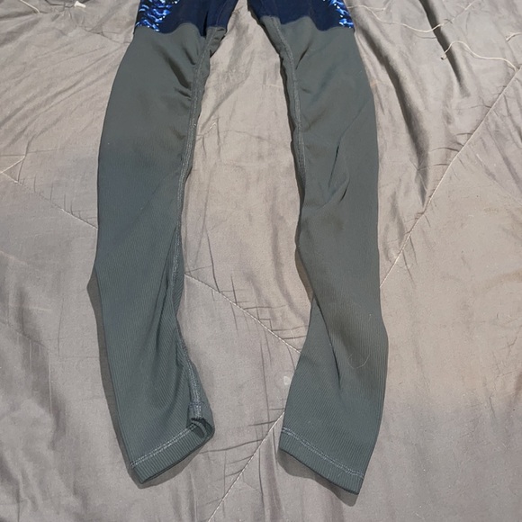 ALO LEGGINGS - Picture 3 of 6